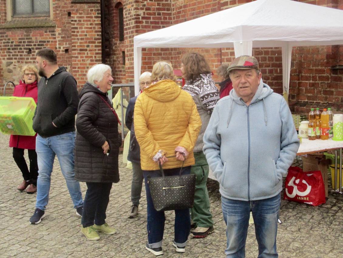 Das Foto zeigt eine Gruppe von Menschen.